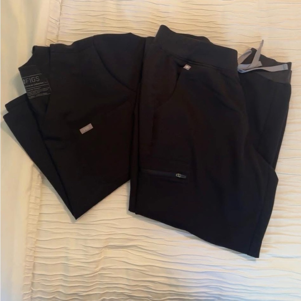 Figs Women’s Black Set